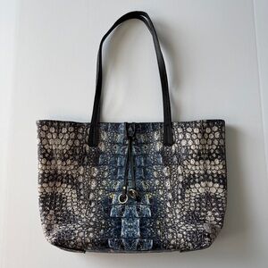 Blue Crocodile-embossed Faux Leather Handbag | Black-Blue | Chic Everyday Purse